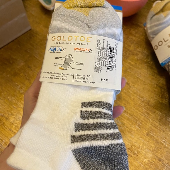 NWT Gold toe sport ankle socks-6 pair - Picture 6 of 6